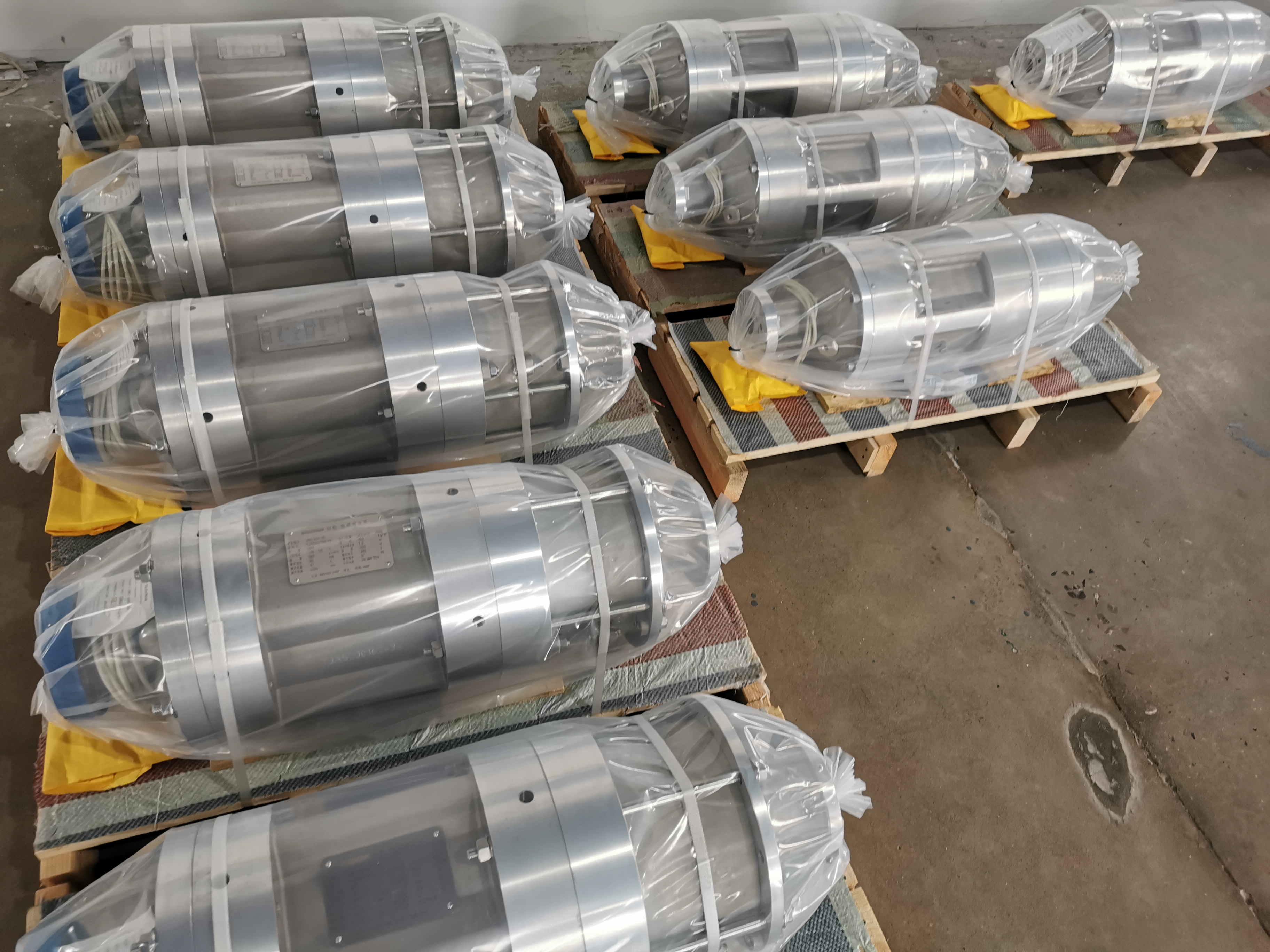 LNG低溫潛液泵四級(jí)泵 LNG低溫潛液泵四級(jí)泵